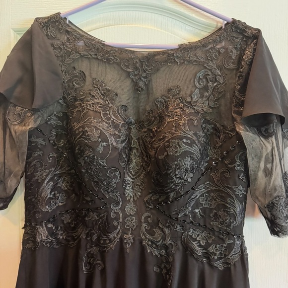 NWT Black Lace Evening Gown - Picture 4 of 8